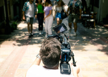 How does it feel like being an extra in any film or TV show and how to get the gig